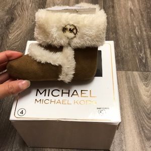Michael Kors Baby fur bow boots